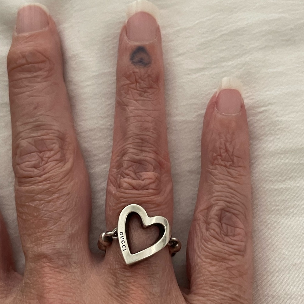 Gucci Silver Heart Ring - Picture 5 of 6